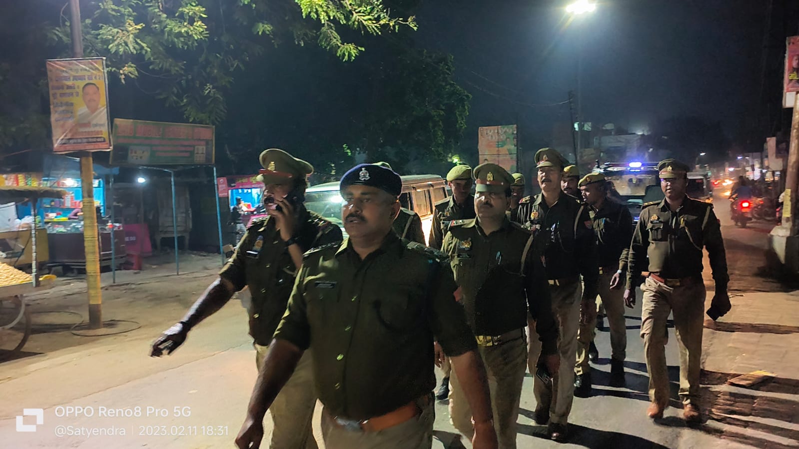 ग्लोबल इन्वेस्टर्स समिट के दृष्टिगत रुदौली सर्कल के सभी थाना क्षेत्रों में सीओ के नेतृत्व में पैदल गश्त कर संदिग्ध व्यक्ति कि चैकिंग की गई। 