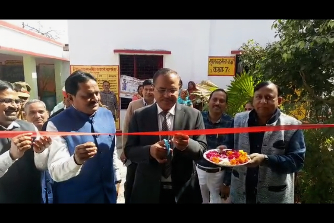 कन्नौज:डीएम ने फीता काटकर कि राष्ट्रीय कृमि मुक्ति अभियान की शुरुआत