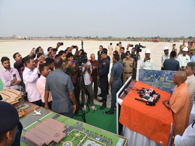 अयोध्या:विस्थापित व्यापारियों को शॉपिंग सेन्टर में पुनर्वास का किया जा रहा है प्रयास:CM योगी आदित्यनाथ  