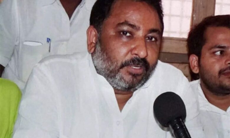 UP: परिवहन मंत्री दयाशंकर सिंह ने किया ऐलान- रोडवेज की 1500 पूरानी बसे बेड़े से हुईं बाहर