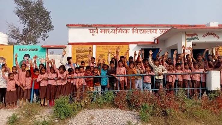 अयोध्या में आज से सुबह आठ से दो बजे तक खुलेंगे परिषदीय विद्यालय, प्रार्थना के बाद होगा योगाभ्यास