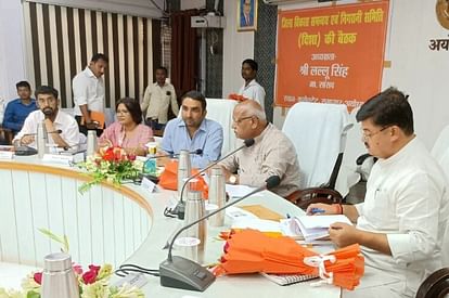 Ayodhya: सड़कों की गुणवत्ता ठीक नहीं, इंजीनियर होंगे जिम्मेदार