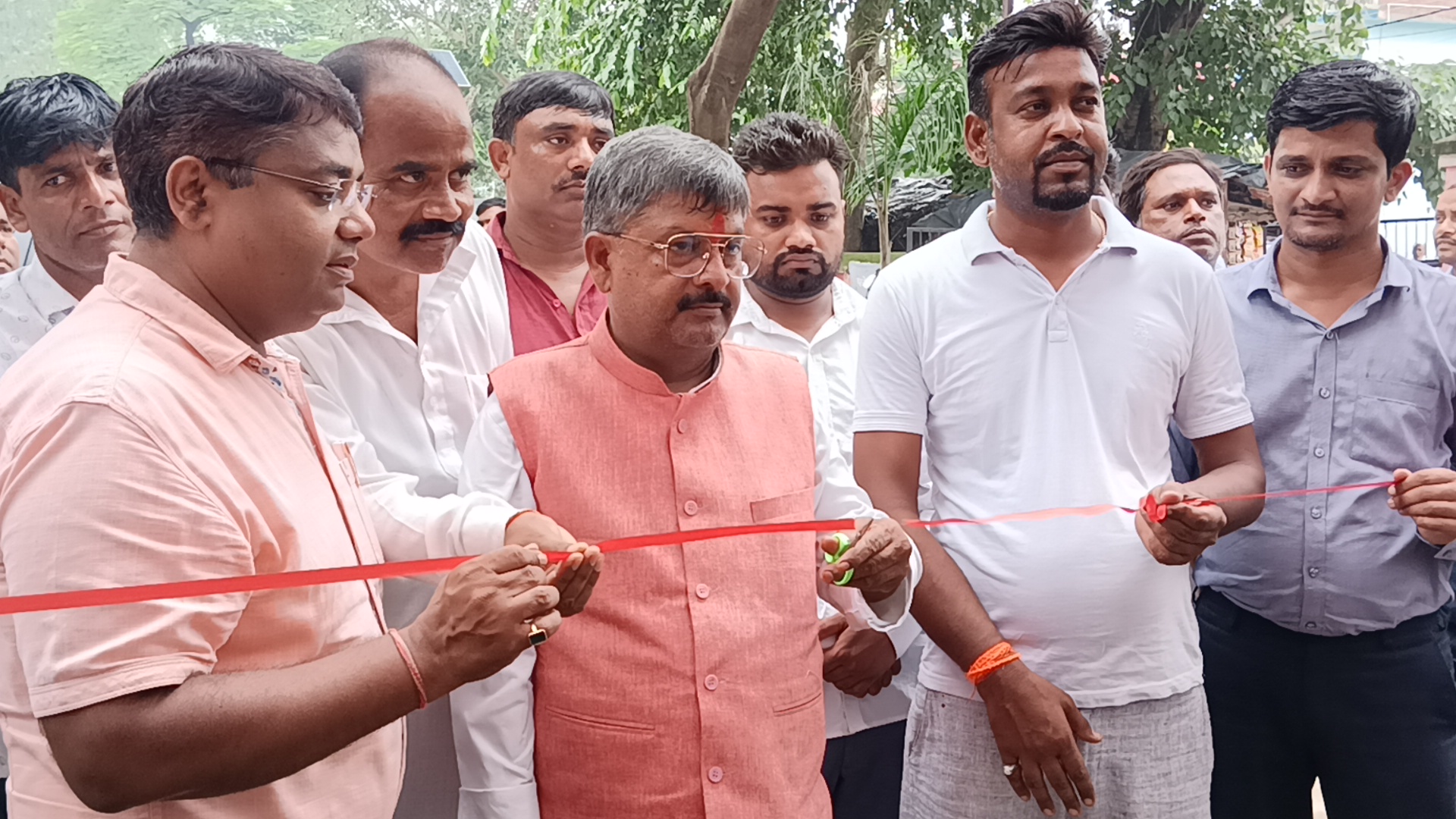 सामुदायिक स्वास्थ्य केंद्र में आयुष्मान भव अभियान का विधायक ने फीता काट कर किया शुभारंभ