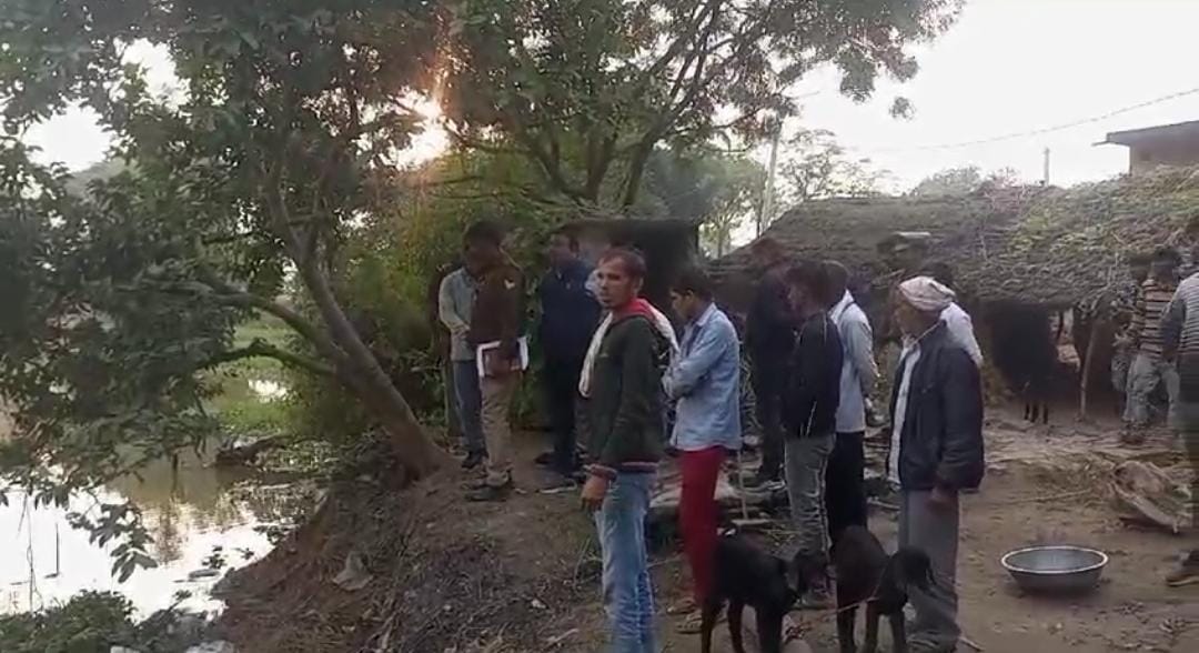तालाब में उतरता हुआ मिला अधेड़ युवक का शव, क्षेत्र में फैली सनसनी