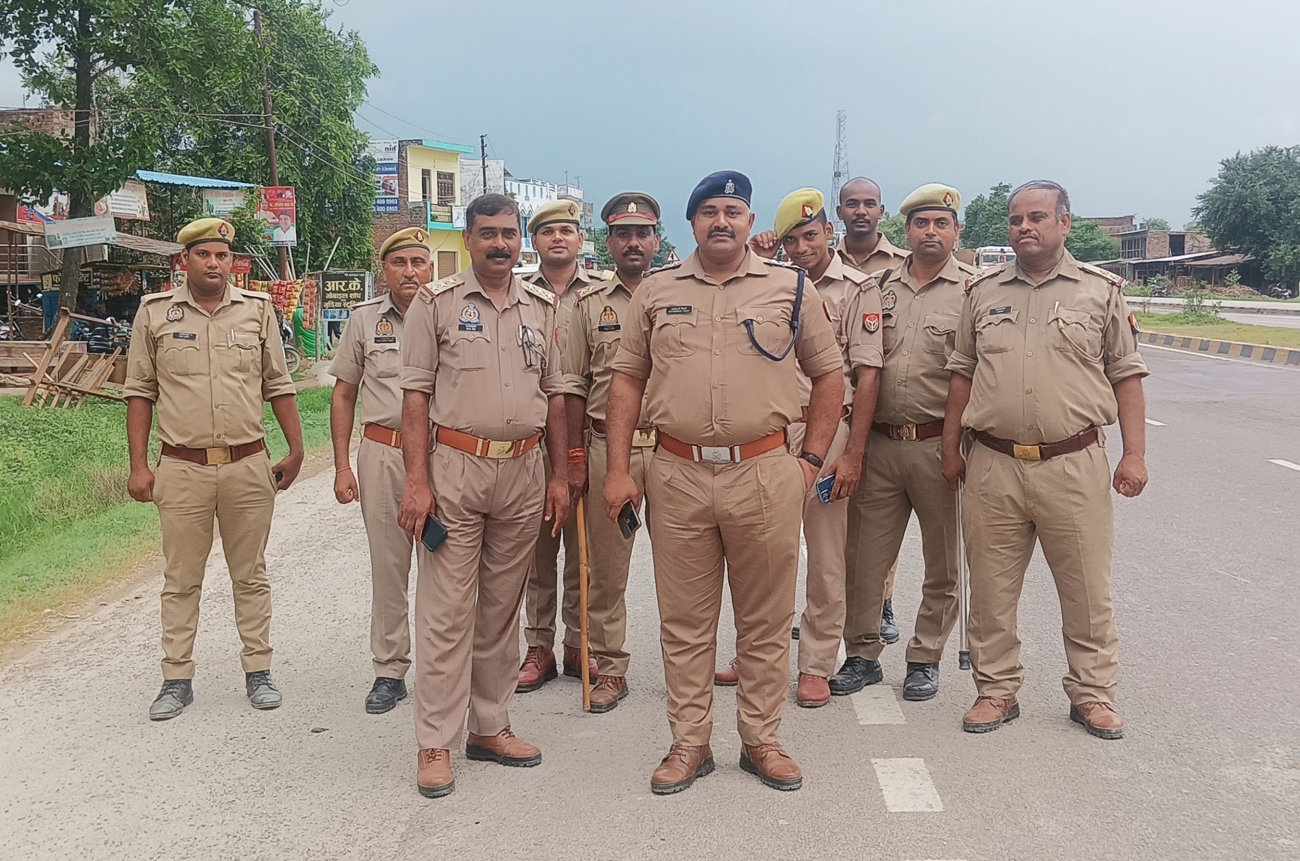 हमारी दीपावली शुभ हो इसलिए सड़कों पर मुस्तैद हैं पुलिस