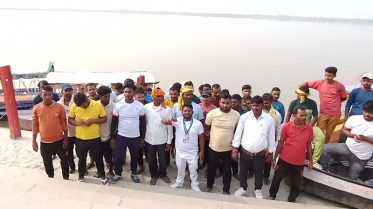 राम की नगरी में नाविकों ने गुप्तारघाट पर प्रदर्शन कर बंद रखीं नावें