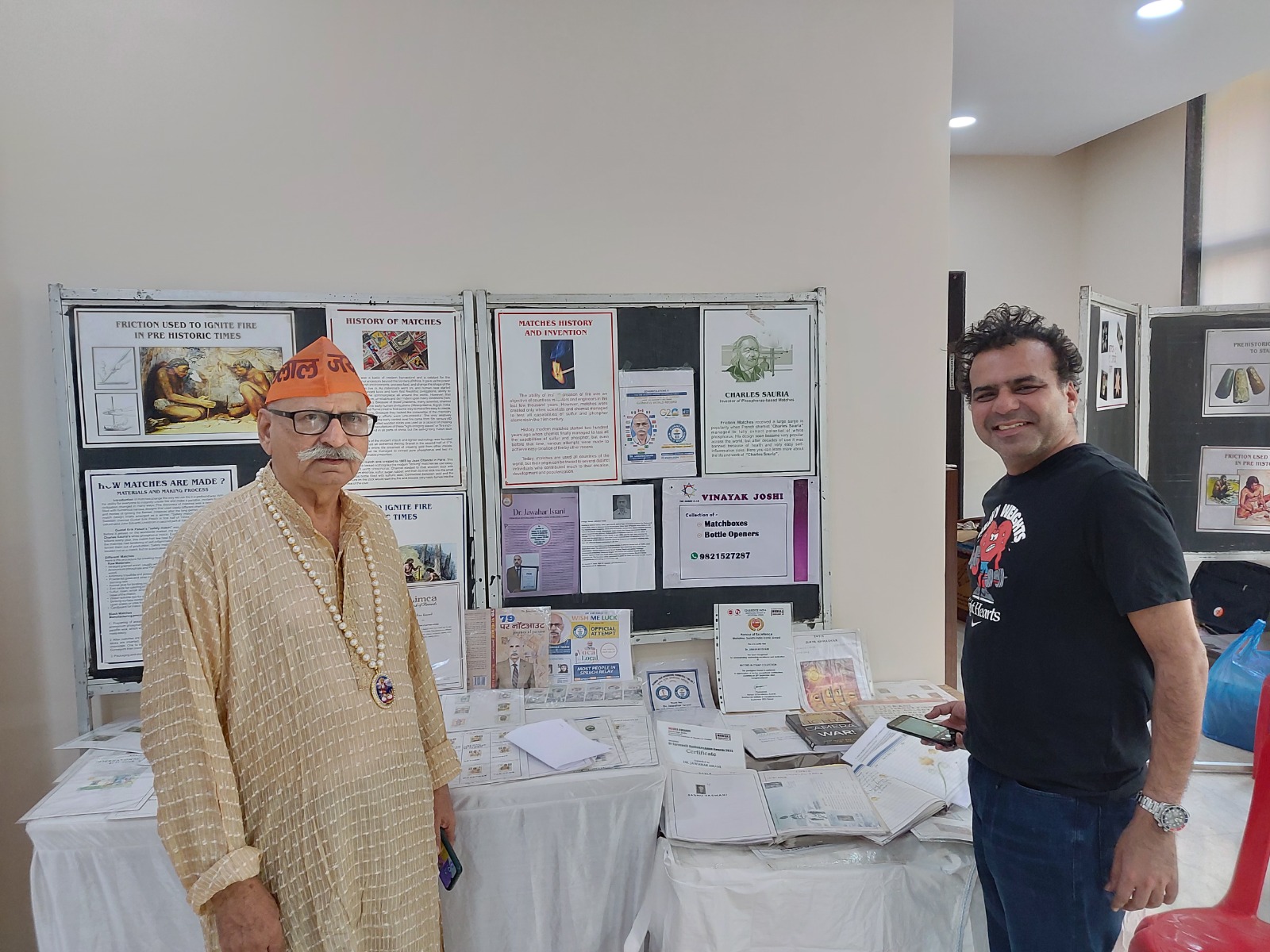 अनगिनत विश्व रिकार्ड धारक डॉक्टर जवाहर, ठाणे हॉबीज क्लब" बैनर तले विनायक जोशी द्वारा आयोजित प्रदर्शनी में भाग लेकर लोगो को जागरूक किया 