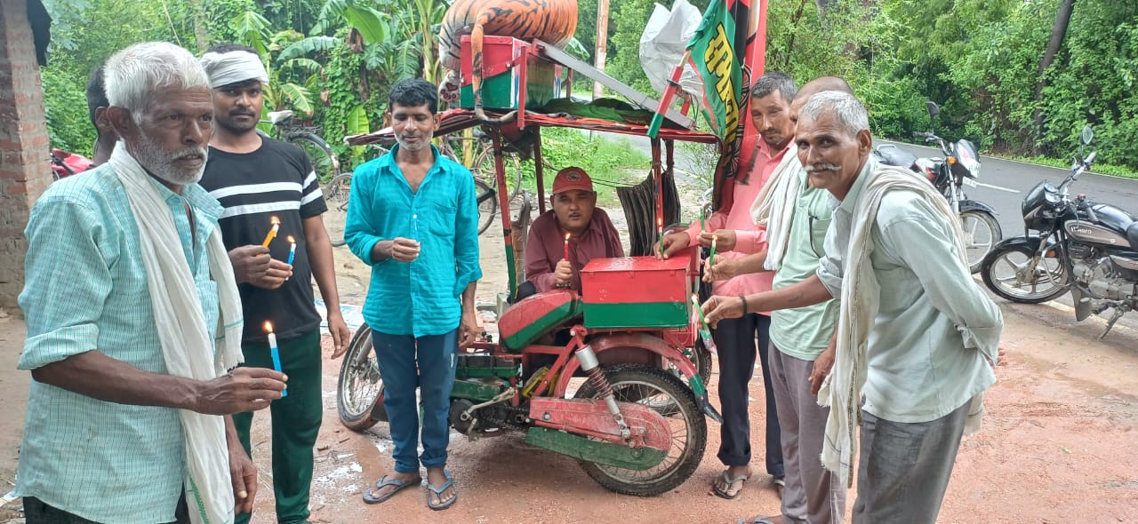हाथरस में मृतकों की आत्मा की शांति के लिए अयोध्या में अर्पित की गई श्रद्धांजलि