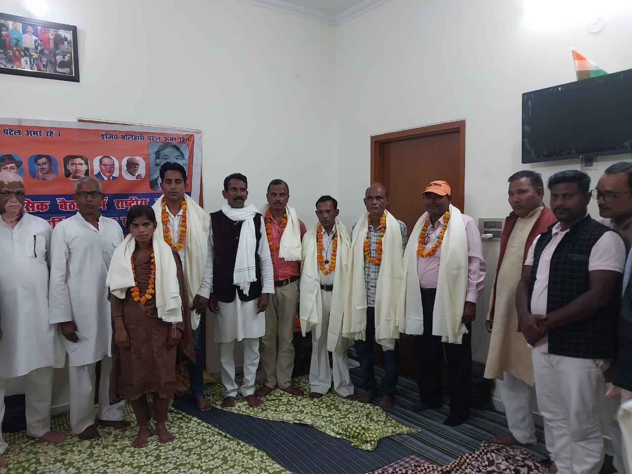 श्याम जी पटेल की अगुवाई में सैकड़ों लोगों ने ली अपना दल बलिहारी पार्टी में सदस्यता ,पांच पधाधिकारी नियुक्त