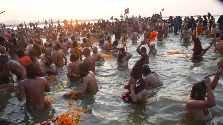 महाकुंभ के दौरान आज अखाड़ों का अमृत स्नान शुरू