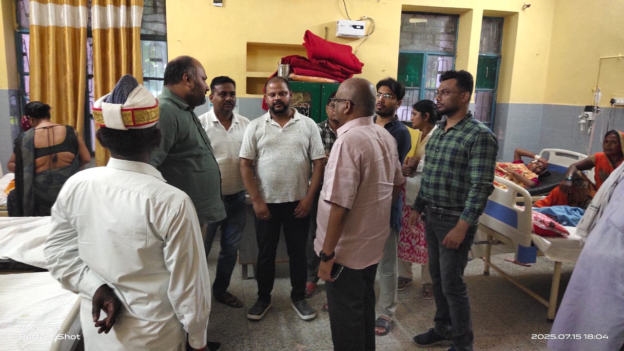 मुख्य चिकित्सा अधिकारी डॉ सुशील कुमार बानियान ने सामुदायिक स्वास्थ्य केंद्र, बीकापुर अयोध्या का किया निरीक्षण