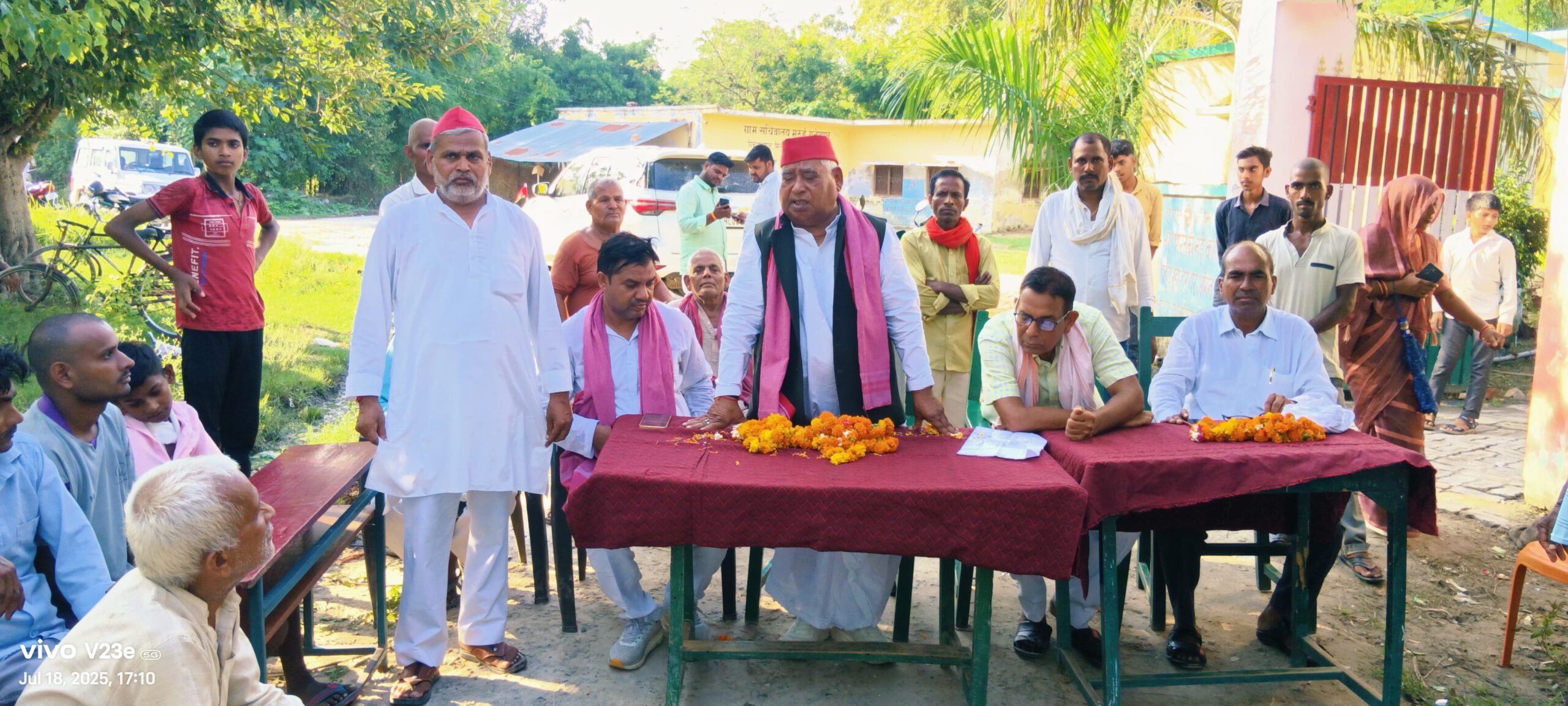 मरूई गणेशपुर गांव में सांसद ने किया सीसी रोड़ उद्घाटन 