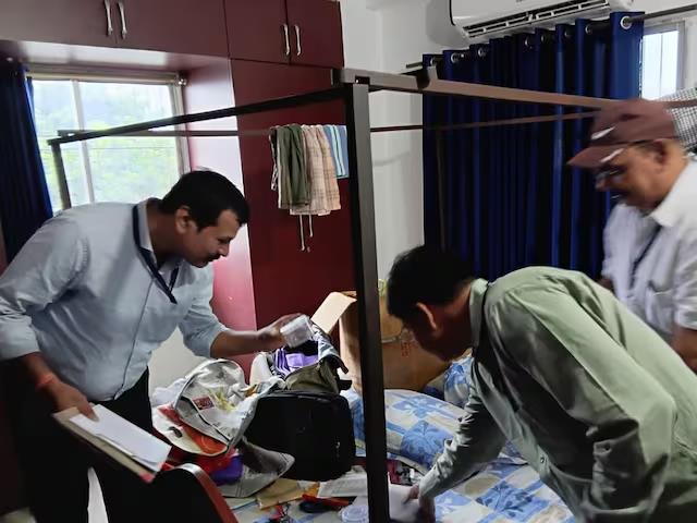 मीट कारोबारियों पर IT-ED की सबसे बड़ी छापेमारी; चौथे दिन भी जारी, 5 दर्जन अधिकारियों ने किया बड़ा काम