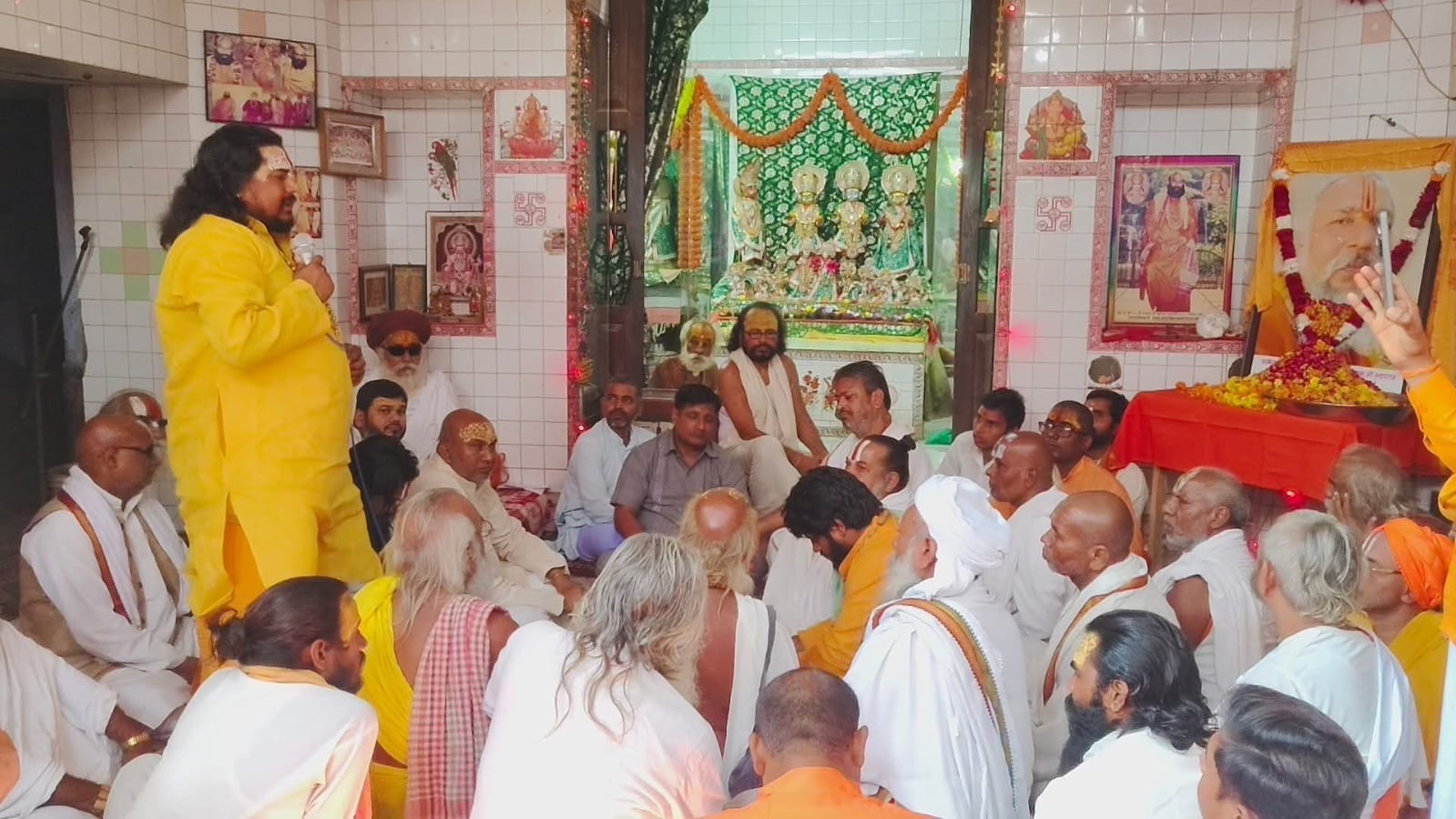 धर्मगुरुओं ने साकेतवासी महंत राममिलनदास जी को दी सच्ची श्रद्धांजलि