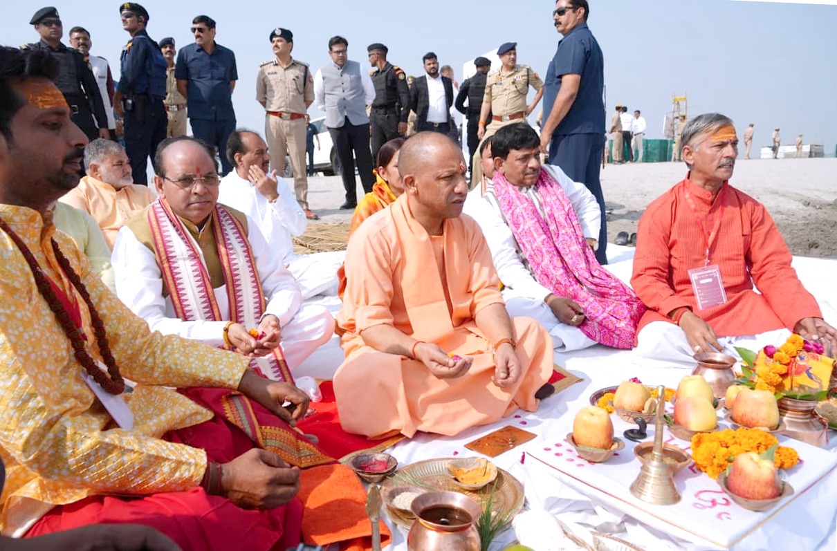 गढ़मुक्तेश्वर मेले की तैयारियों का मुख्यमंत्री योगी ने लिया जायजा